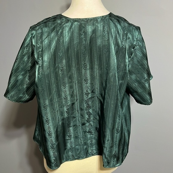 Victoria's Secret gold label 100% polyester sleep top size small - Picture 3 of 6